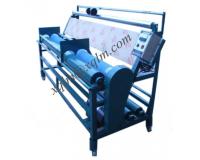 Cloth rolling machine